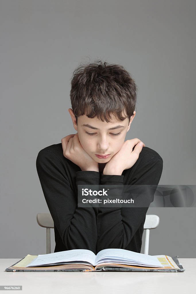 Junger Mann im Arbeitszimmer - Lizenzfrei Abgeschiedenheit Stock-Foto