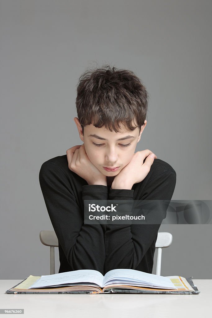 Giovane uomo in studio - Foto stock royalty-free di Adolescente