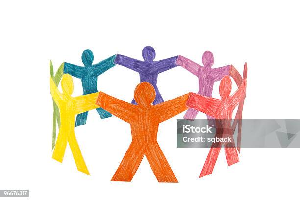 Круг Цветной Человек С Обтравка — стоковые фотографии и другие картинки Многонациональная группа - Многонациональная группа, Бумага, Равенство