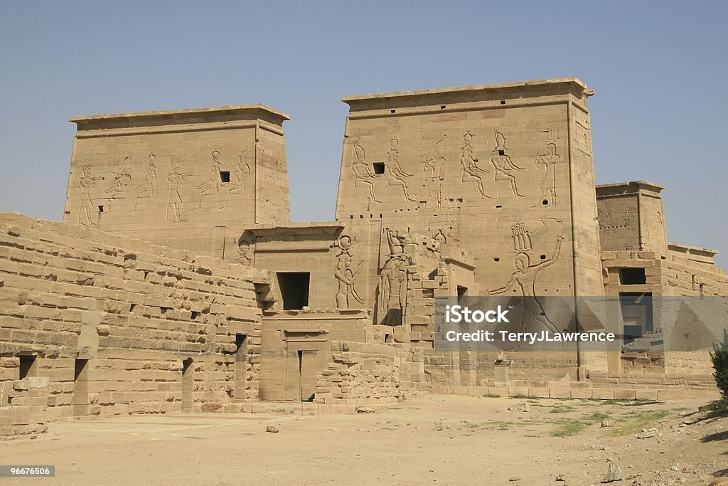 Primo Pilone, Tempio di Isis, file, nei pressi di Aswan, Alto Egitto - Foto stock royalty-free di Africa