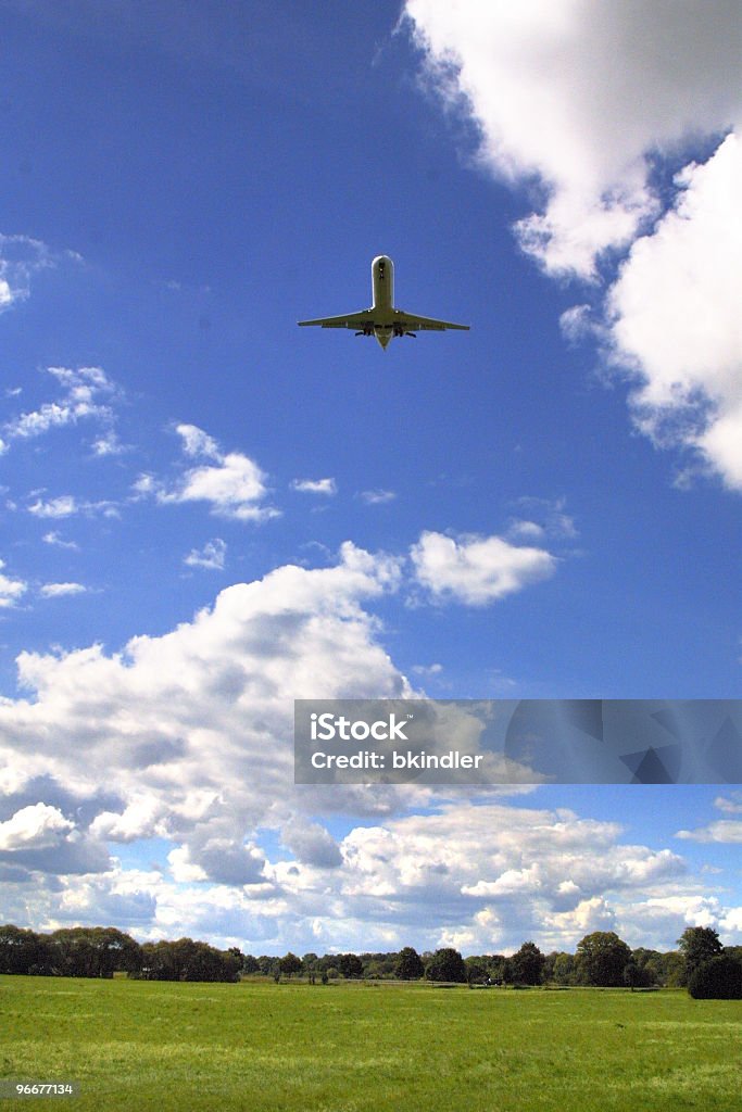 Viene avión - Foto de stock de Acercarse libre de derechos
