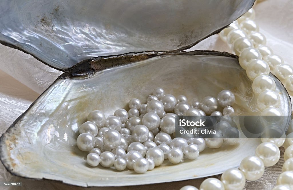 Ostras y perlas - Foto de stock de Bivalvo libre de derechos