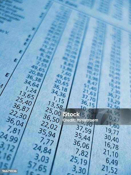 Säulen Von Zahlen Stockfoto und mehr Bilder von Finanzen - Finanzen, Meteorologie, Abenteuer