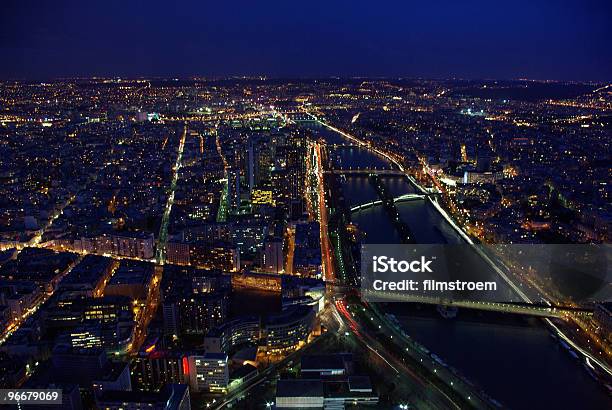 París De Noche Foto de stock y más banco de imágenes de Aire libre - Aire libre, Anochecer, Azul