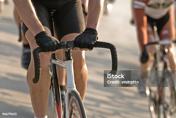 Foto de De Corrida Racer e mais fotos de stock de Short de Ciclismo - Short de Ciclismo, Suor, Bicicleta