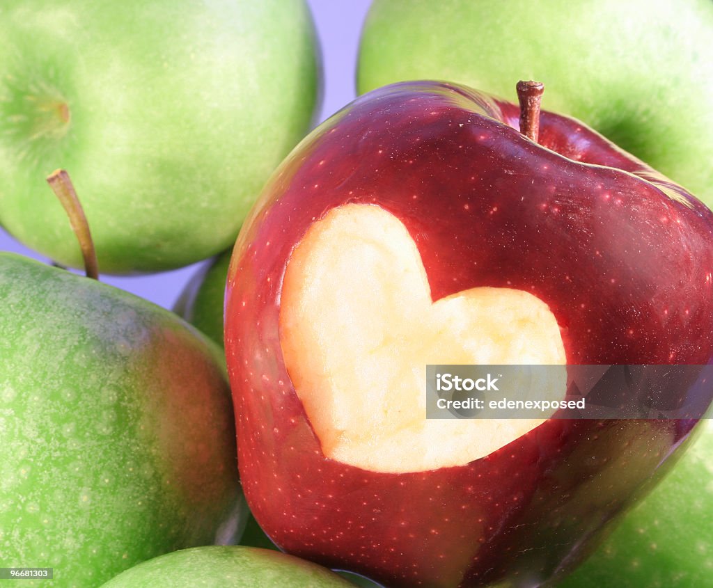 Amour coeur de pommes - Photo de Aliment libre de droits