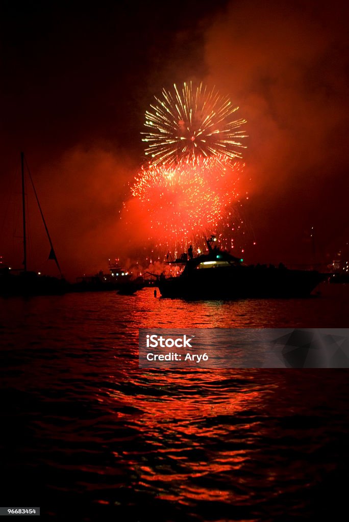 Fuochi d'artificio-pirotecnici incendi - Foto stock royalty-free di Amalfi