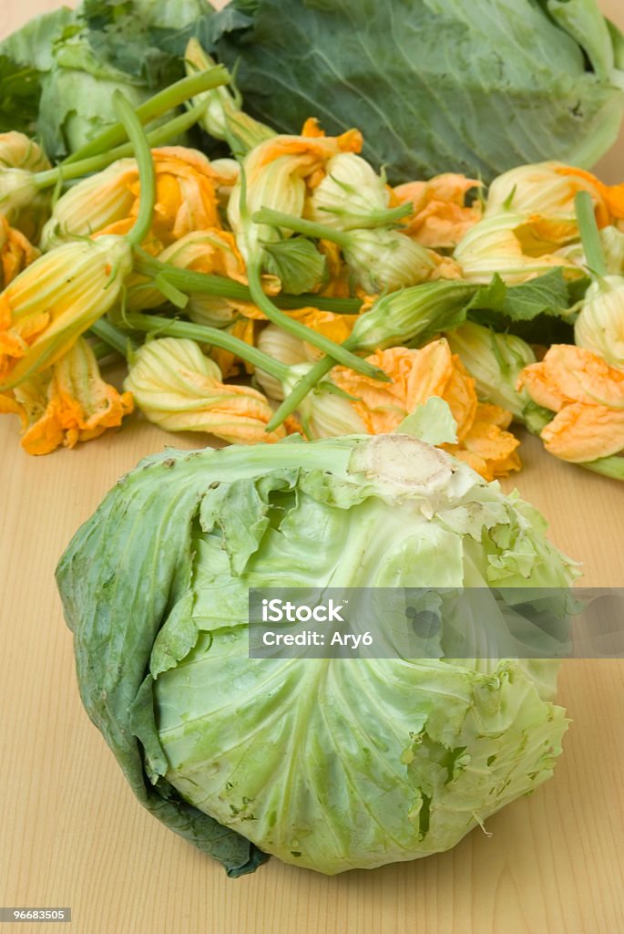 fiori di zucchine - Foto stock royalty-free di Alimentazione sana