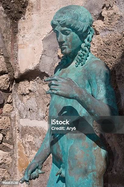 Statua In Bronzo Di Pompei - Fotografie stock e altre immagini di Pompei - Pompei, Ambientazione esterna, Archeologia