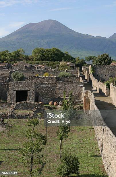 Il Vesuvio E Pompei - Fotografie stock e altre immagini di Ambientazione esterna - Ambientazione esterna, Antica Roma, Archeologia