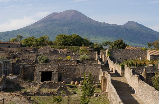 In the excavation of Pompeii was brought to light the ancient Roman city destroyed tragically following an eruption of the nearby volcano Mount Vesuvius, which occurred in 79 AD. Some remains of the city and its foundations are perfectly preserved.