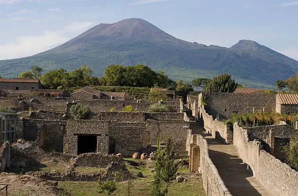 In the excavation of Pompeii was brought to light the ancient Roman city destroyed tragically following an eruption of the nearby volcano Mount Vesuvius, which occurred in 79 AD. Some remains of the city and its foundations are perfectly preserved.