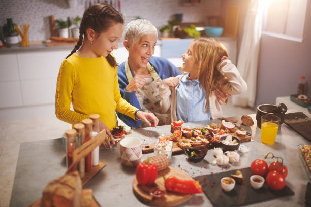 istock Family in the kitchen 966849136