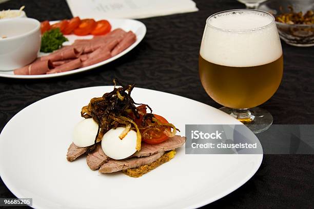 オープンサンドイッチ - ビールのストックフォトや画像を多数ご用意 - ビール, 料理 パテ, 牛肉