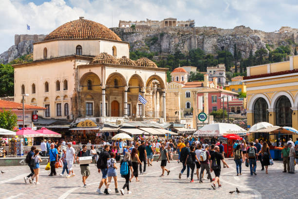 stare miasto w atenach. - greece acropolis athens greece famous place zdjęcia i obrazy z banku zdjęć