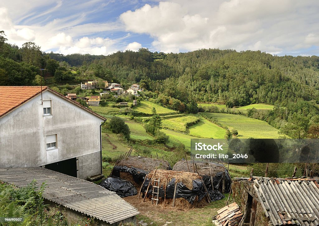 farm in montagne della Galizia - Foto stock royalty-free di Fattoria