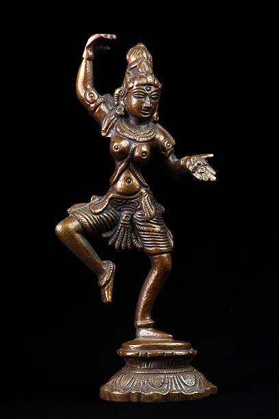 ottone scultura di shiva - shiva hindu god statue dancing foto e immagini stock