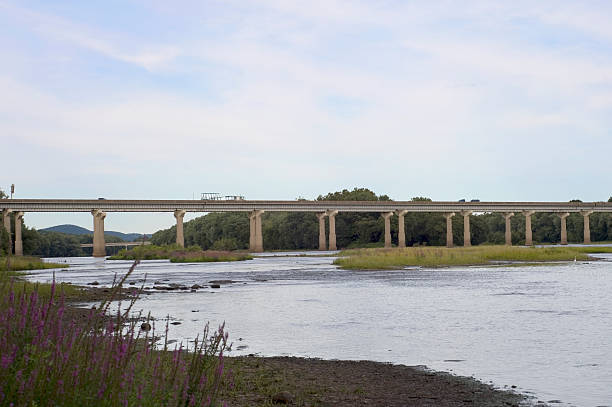 구름다리 - bridge pennsylvania susquehanna river concrete 뉴스 사진 이미지