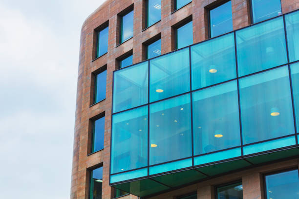 istock Business office building in London 966926418