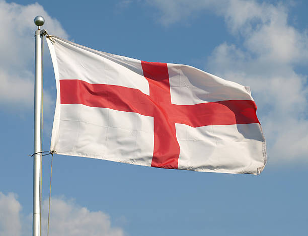 drapeau anglais - english flag st george flag flying photos et images de collection