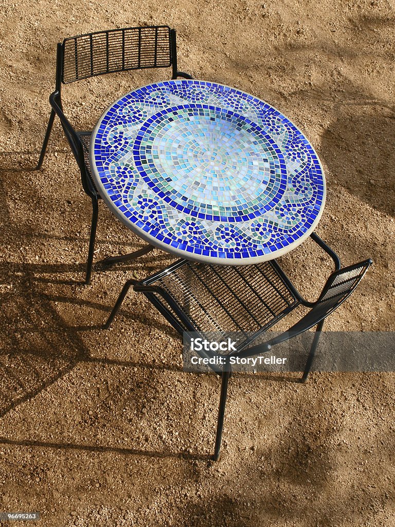 Blaue Mosaik Fliesen Café-Tisch für zwei Personen - Lizenzfrei Mosaik Stock-Foto