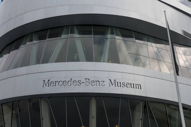 stuttgart, deutschland - 3. februar 2018, the mercedes benz museum outside view - mercedes benz museum stock-fotos und bilder