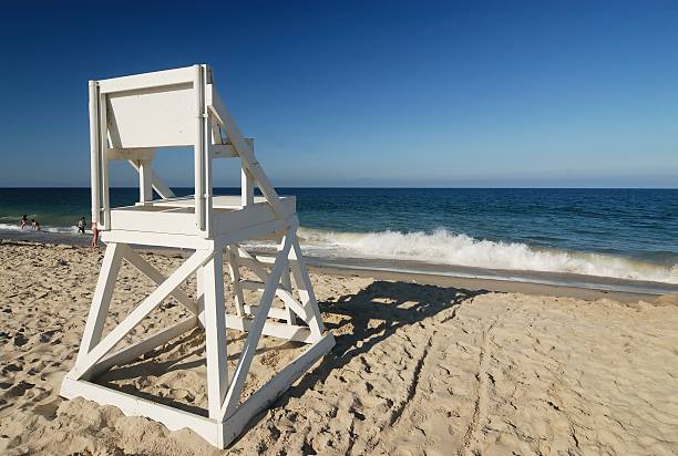 istock Life guard seat at perfect beach 96698789