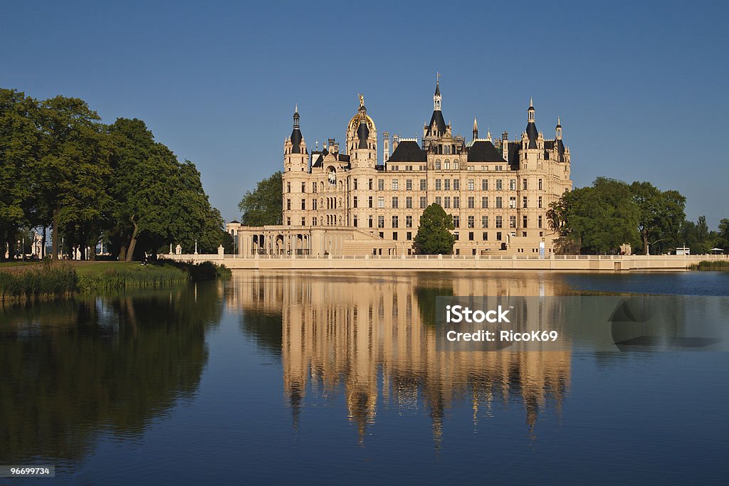Schloss in Schwerin - Lizenzfrei Baum Stock-Foto