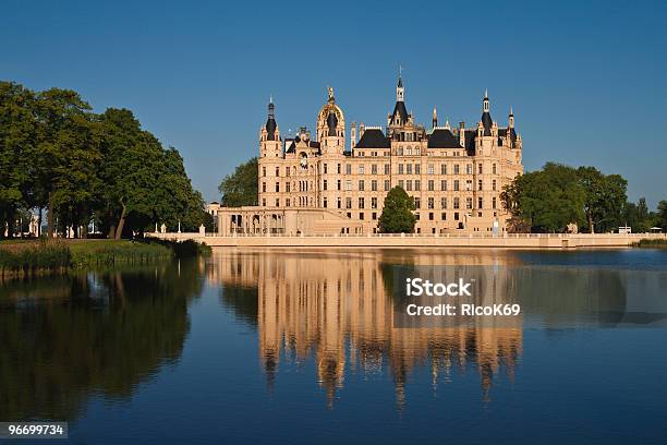 Schloss In Schwerin Stockfoto und mehr Bilder von Baum - Baum, Blau, Farbbild