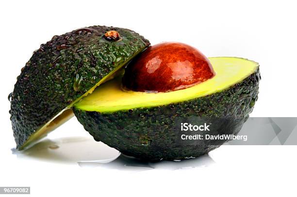 Свежие Авокадо Вдвое С Мелким Core — стоковые фотографии и другие картинки Авокадо - Авокадо, Без людей, Белый