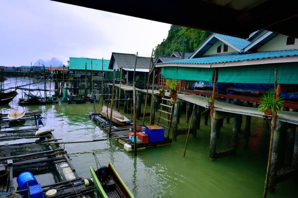 villaggio di pescatori di kho panyi - phuket province thailand tourist asia foto e immagini stock