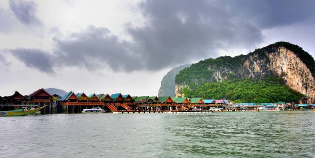 kho panyi fishing village - phuket province thailand tourist asia imagens e fotografias de stock