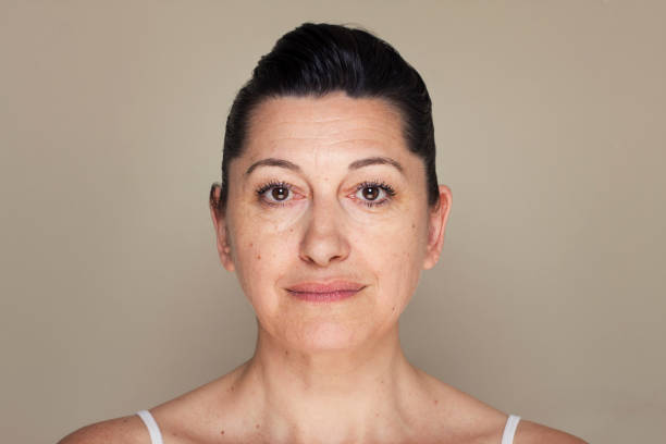 Sin Maquillaje - Banco de fotos e imágenes de stock - iStock Sin Maquillaje - Banco de fotos e imágenes de stock - iStock