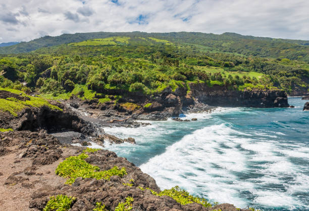 istock Scenic Maui Coast Landscape 967261992