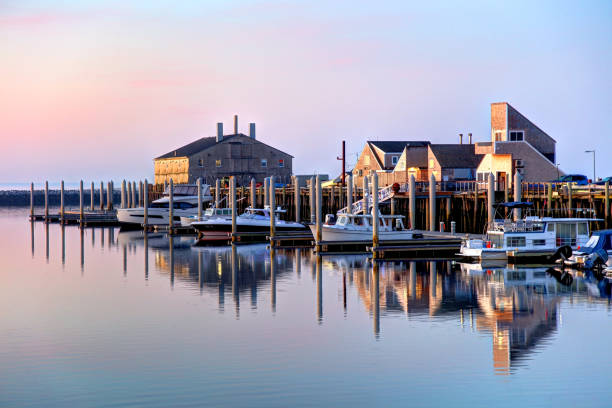 provincetown harbor - massachusetts bay imagens e fotografias de stock