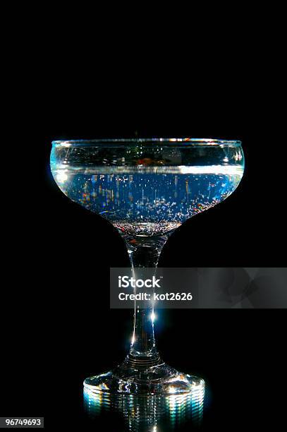 Com Água De Goblet - Fotografias de stock e mais imagens de Azul - Azul, Beber, Bebida