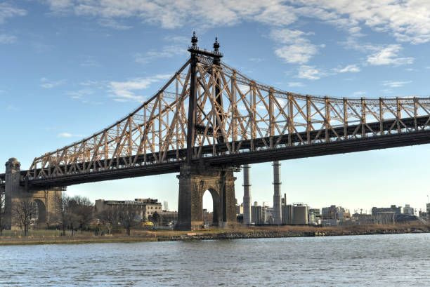 istock Roosevelt Island Bridge, New York 967505634