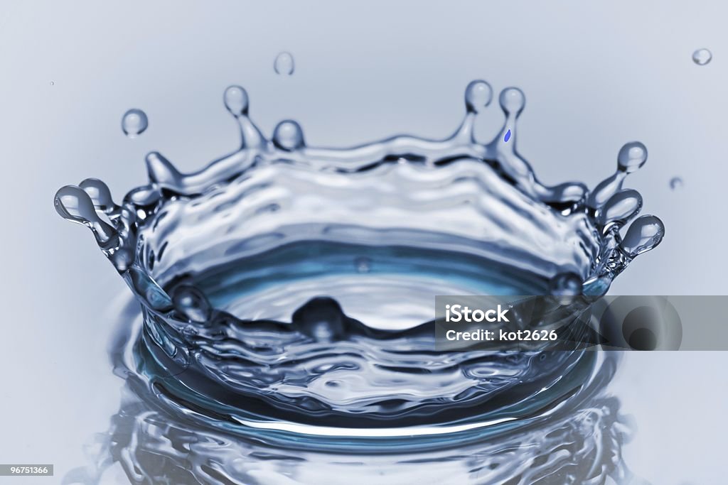 Вода corona - Стоковые фото Абстрактный роялти-фри