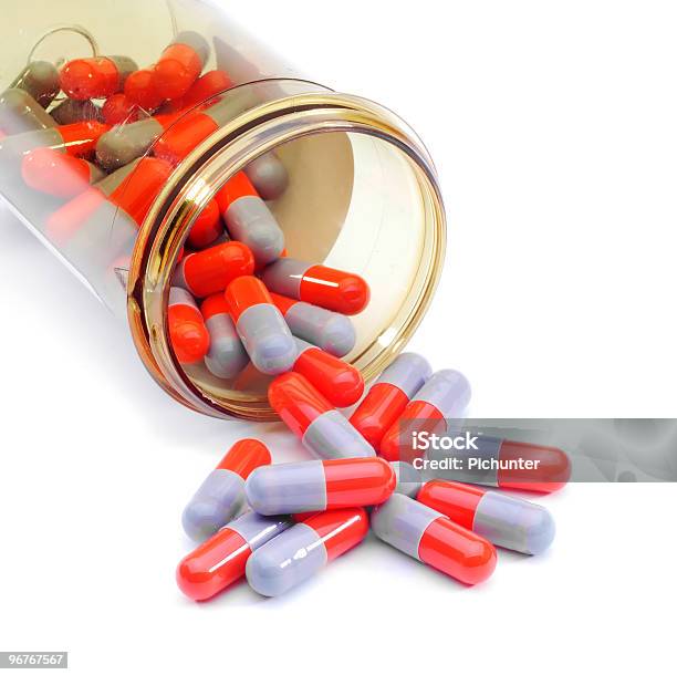 Antibiotici Farmaco - Fotografie stock e altre immagini di Antibiotico - Antibiotico, Bottiglia, Capsula