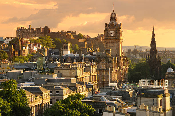 эдинбург городской ландшафт-большой город - edinburgh стоковые фото и изображения