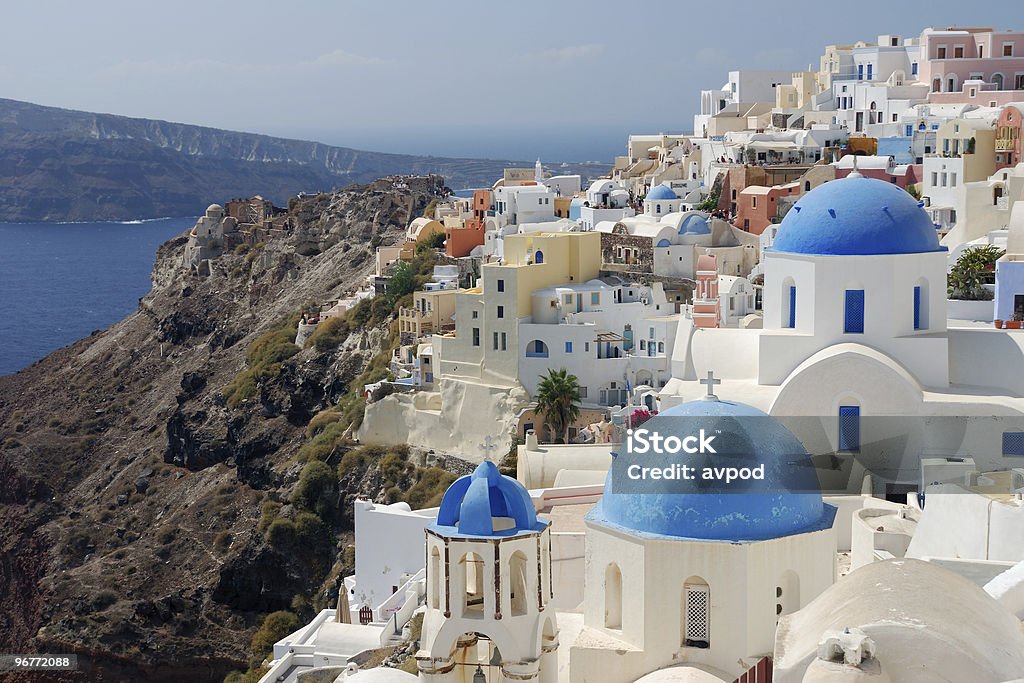 Vila de Oia na ilha de Santorini - Foto de stock de Ajardinado royalty-free