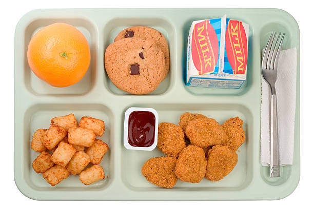 school food - chicken nuggets - schoollunch stockfoto's en -beelden