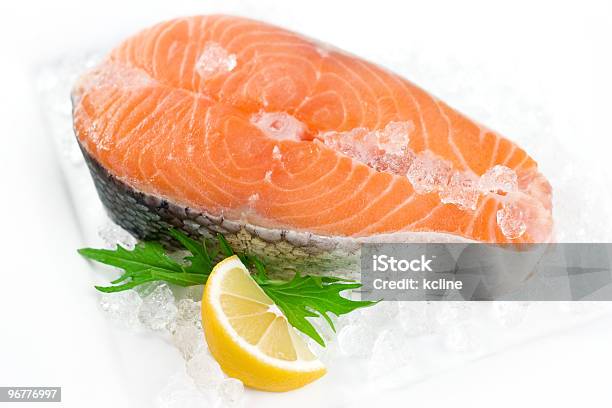 Salmon Steak Stockfoto und mehr Bilder von Eis - Eis, Farbbild, Fische und Meeresfrüchte