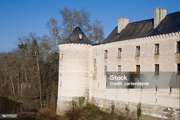 Photo libre de droit de Château De La Guerche France Cruese Le Fleuve Et La Campagne Française banque d'images et plus d'images libres de droit de Antique