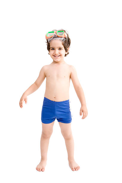 rapaz em roupa de natação - swimming child swimwear little boys imagens e fotografias de stock