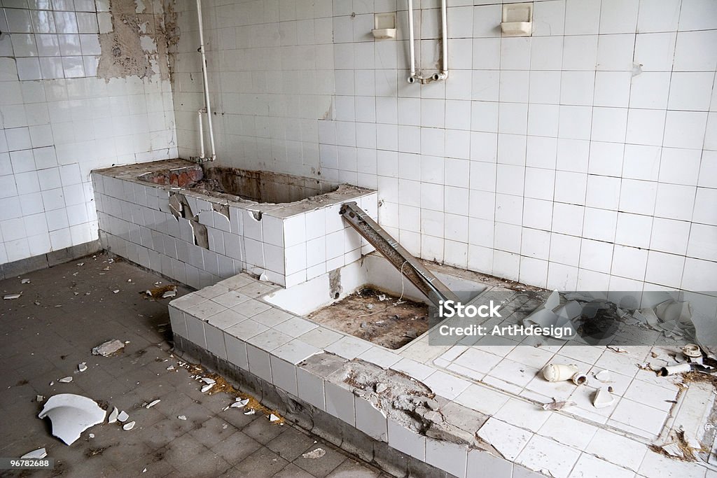 old Salga de baño - Foto de stock de Abandonado libre de derechos