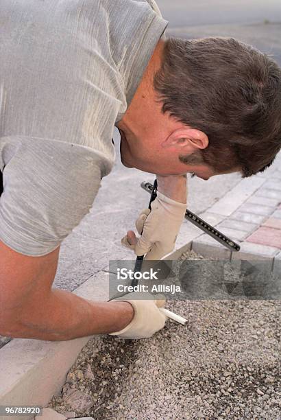 Di Lavoro - Fotografie stock e altre immagini di Guanto da lavoro - Guanto da lavoro, Pietra - Materiale da costruzione, Pietra - Roccia