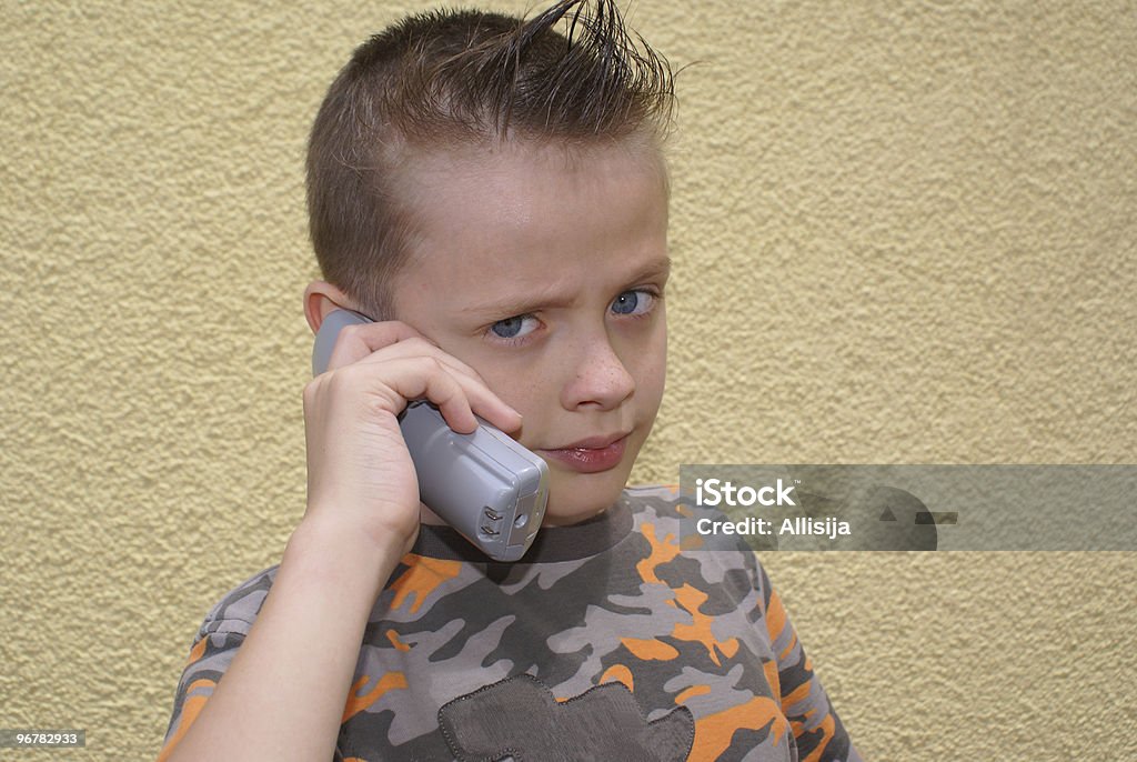 Jungen - Lizenzfrei Am Telefon Stock-Foto