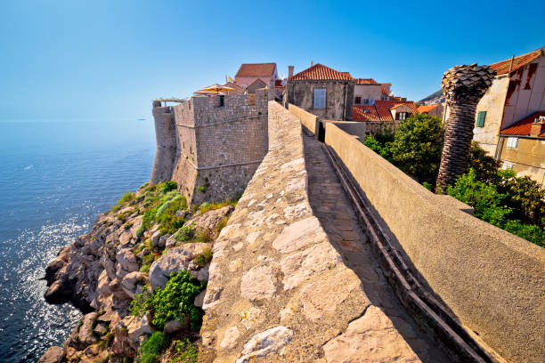 dubrovnik defense walls and rooftops view, dalmatia region of croatia - ploce imagens e fotografias de stock