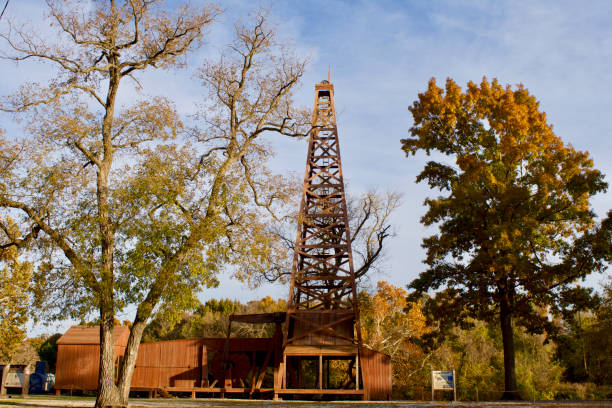 Oklahoma Oil Well from 1890 Old oil well drilling rig in Oklahoma thomas wells stock pictures, royalty-free photos & images